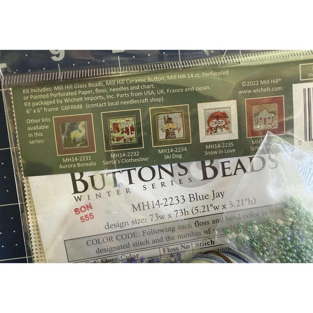 Mill Hill Buttons & Beads Winter Series Kit Blue Jay w Ceramic Snowflake Button - Picture 4 of 4